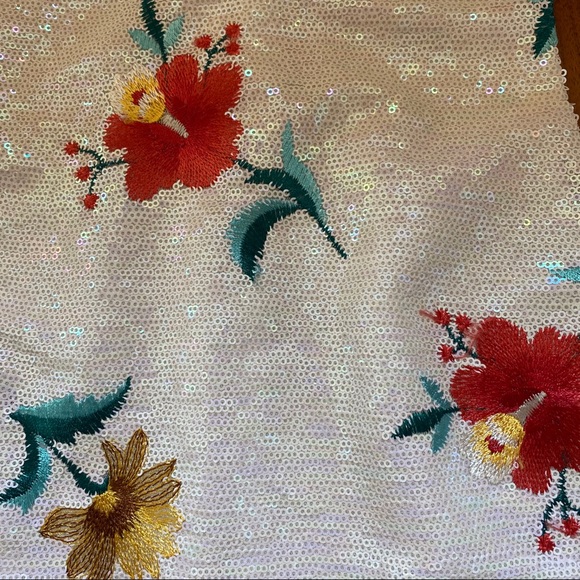 Endless Rose Sequin Floral Peplum Too Size Small - Picture 4 of 7